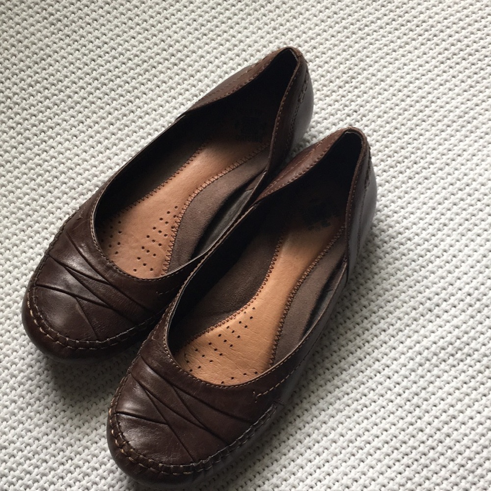 Earth Origins brown flats